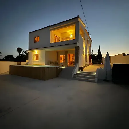 Βίλα House *